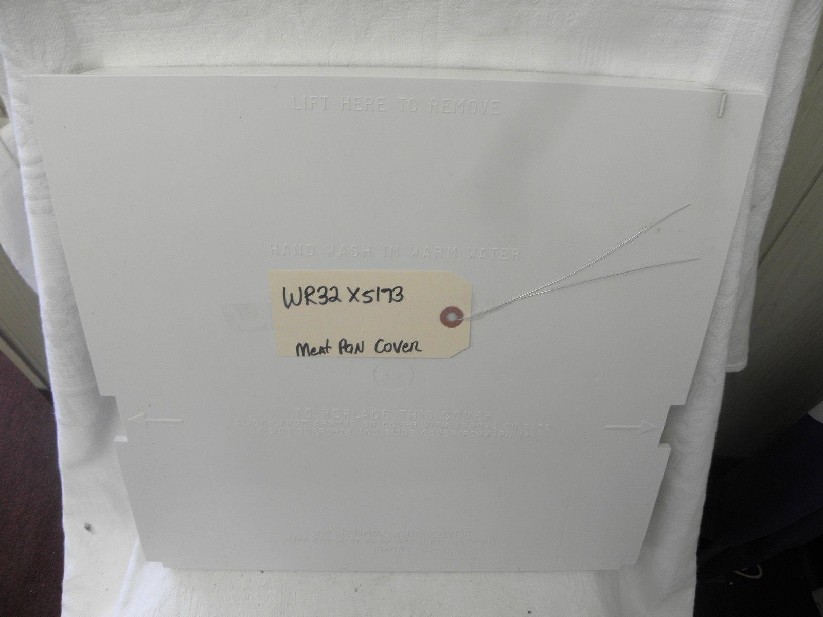 GE SIDE BY SIDE REFRIGERATOR WR32X5173 MEAT PAN CRISPER COVER USED PART