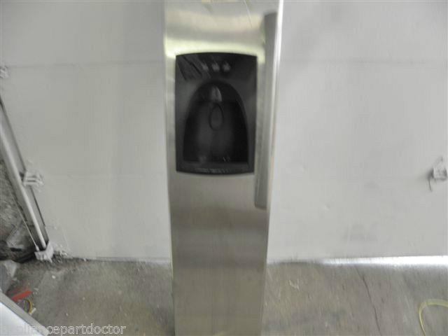 MAYTAG AMANA 12818402SQ 67004207 FREEZER DOOR W/ WATER DISPENSER & HANDLE