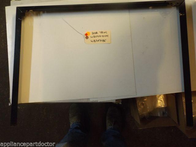 GE Stove WB07K10104 WB7X7185 Trim Door  used