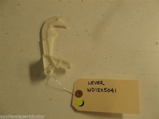 HOTPOINT DISHWASHER WD12X5041 LEVER USED PART ASSEMBLY F/S