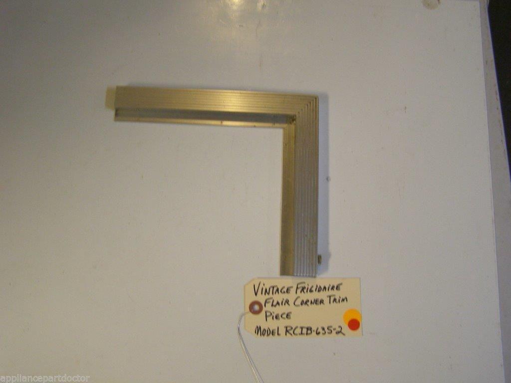 Model RCIB-635-2 Vintage Frigidaire Flair Stove Corner Trim Piece used