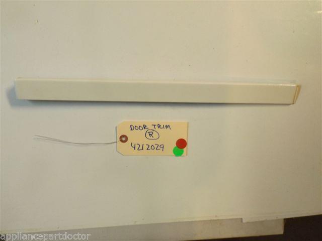 KITCHENAID STOVE 4212029 Trim, Door-right (white) touched up  USED PART