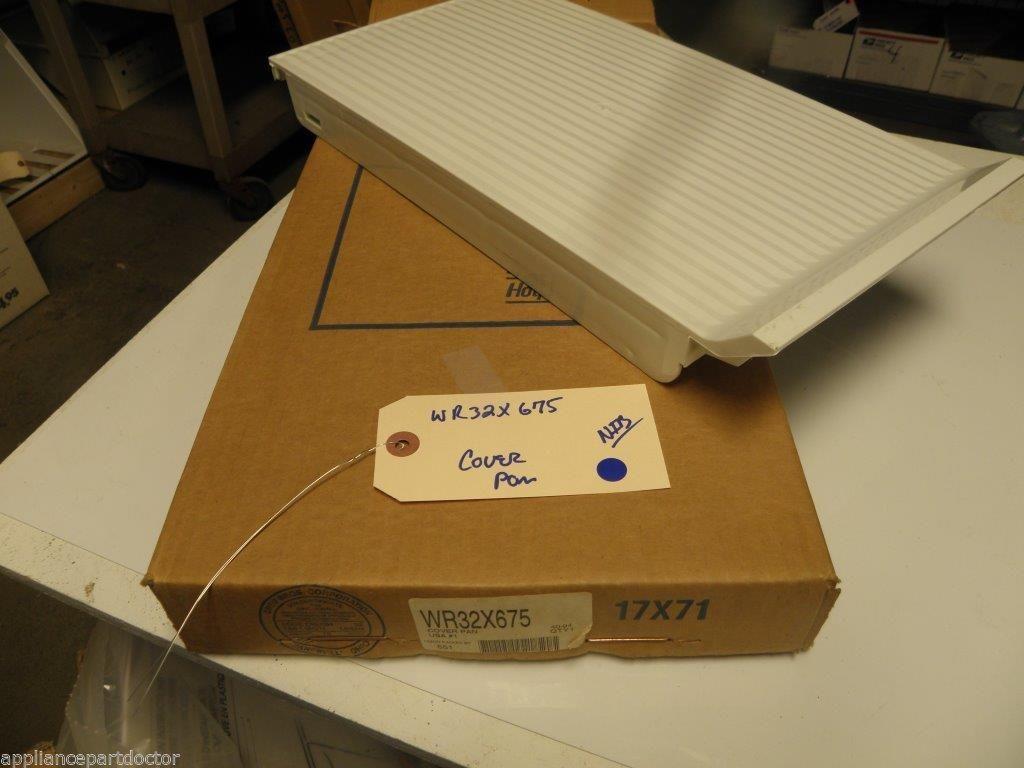 GE REFRIGERATOR wr32x675   cover pan  NEW IN BOX