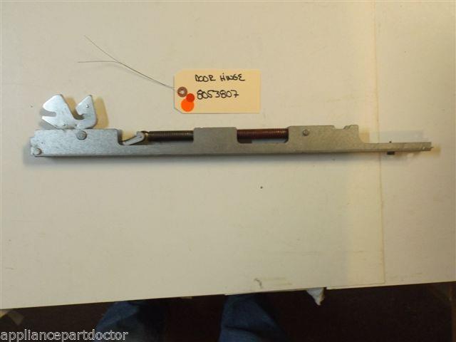 WHIRLPOOL STOVE 8053807 Hinge, Door USED