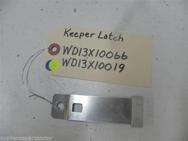 GE DISHWASHER WD13X10066 WD13X10019 LATCH KEEPER USED PART ASSEMBLY