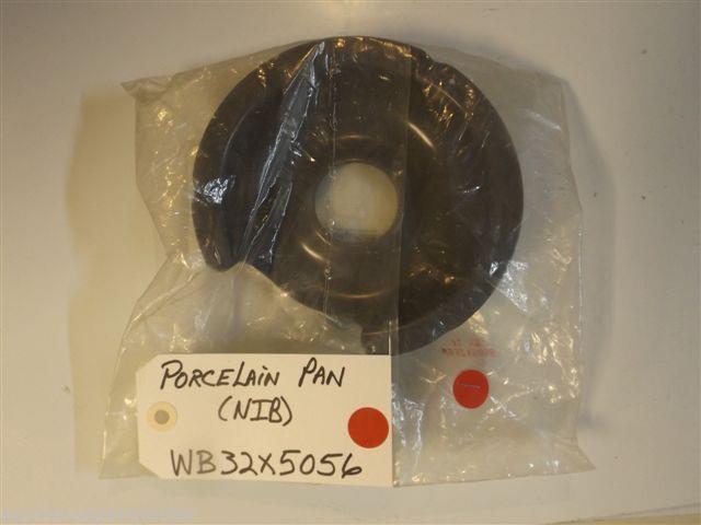 GE Stove  WB32X5056  Porcelain Pan   NEW IN BOX