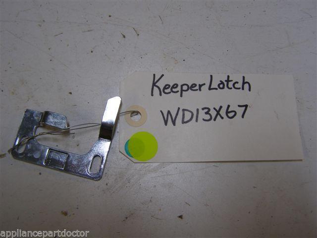 GE DISHWASHER WD13X67 LATCH KEEPER USED PART ASSEMBLY