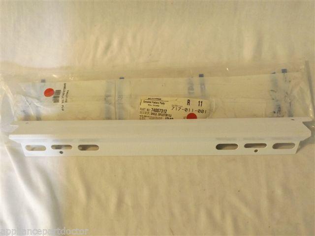 MAGIC CHEF AMANA STOVE 74007312 Shield, Deflector Flue (wht)   NEW IN BOX