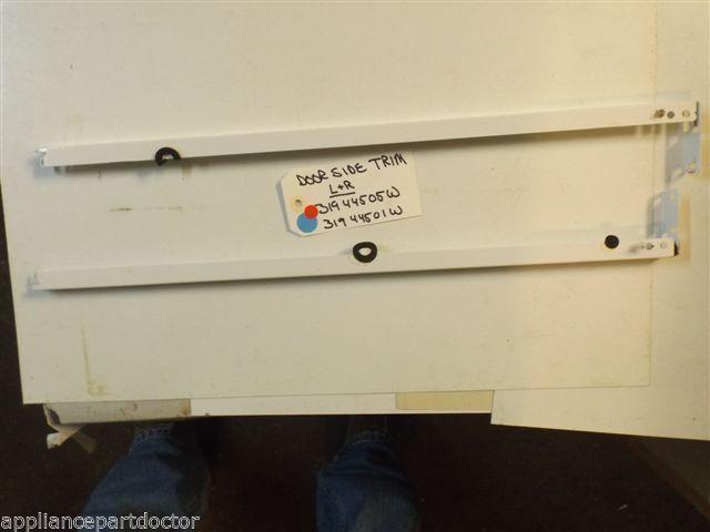 AMANA STOVE 31944505W 31944501W Trim, Side Door Lt & Rt (wht)  USED