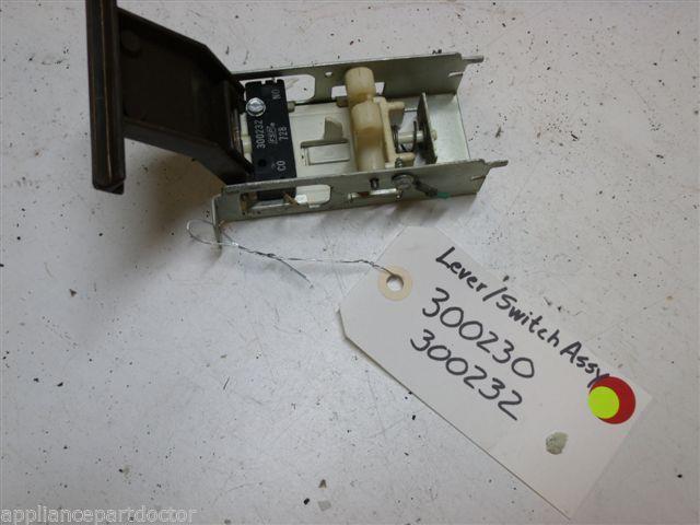 WHIRLPOOL DISHWASHER 300230 300232 BROWN LEVER & SWITCH USED PART ASSEMBLY