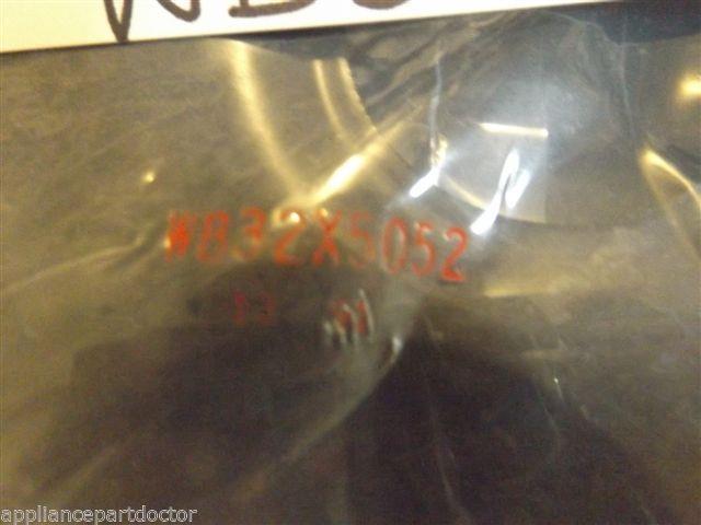 GE Stove  WB32X5052  AREATION PAN 8
