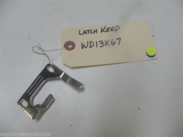 GE DISHWASHER WD13X67 LATCH KEEPER USED PART ASSEMBLY