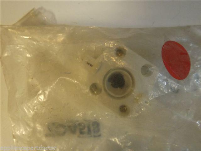 Maytag Jenn Air Gas Stove  704513  Top Burner Valve Switch  NEW IN BOX