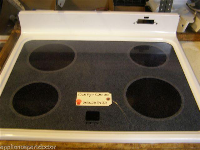 GE STOVE   WB62X5420  Cooktop & Glass Asm Chips in paint/Glass Good   used