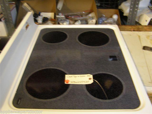 GE STOVE   WB62X5420  Cooktop & Glass Asm Chips in paint/Glass Good   used