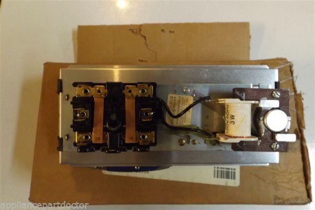 MAYTAG STOVE 703142 CLOCK NEW IN BOX