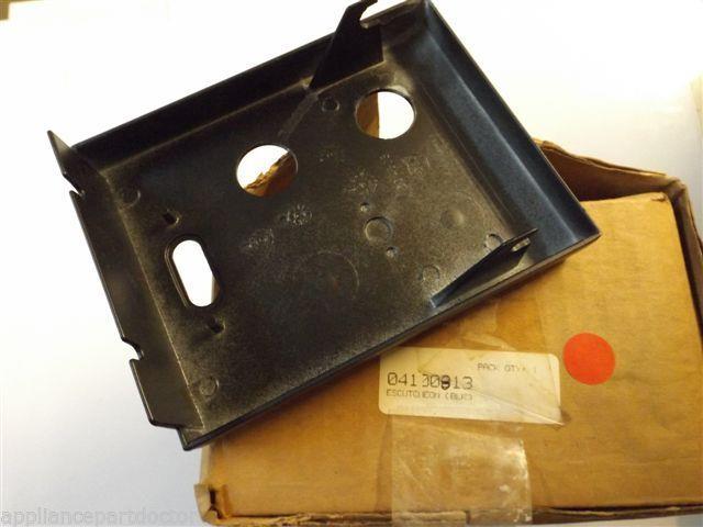Maytag Jenn Air Stove 04100813 Escutheon (Blk)  NEW IN BOX