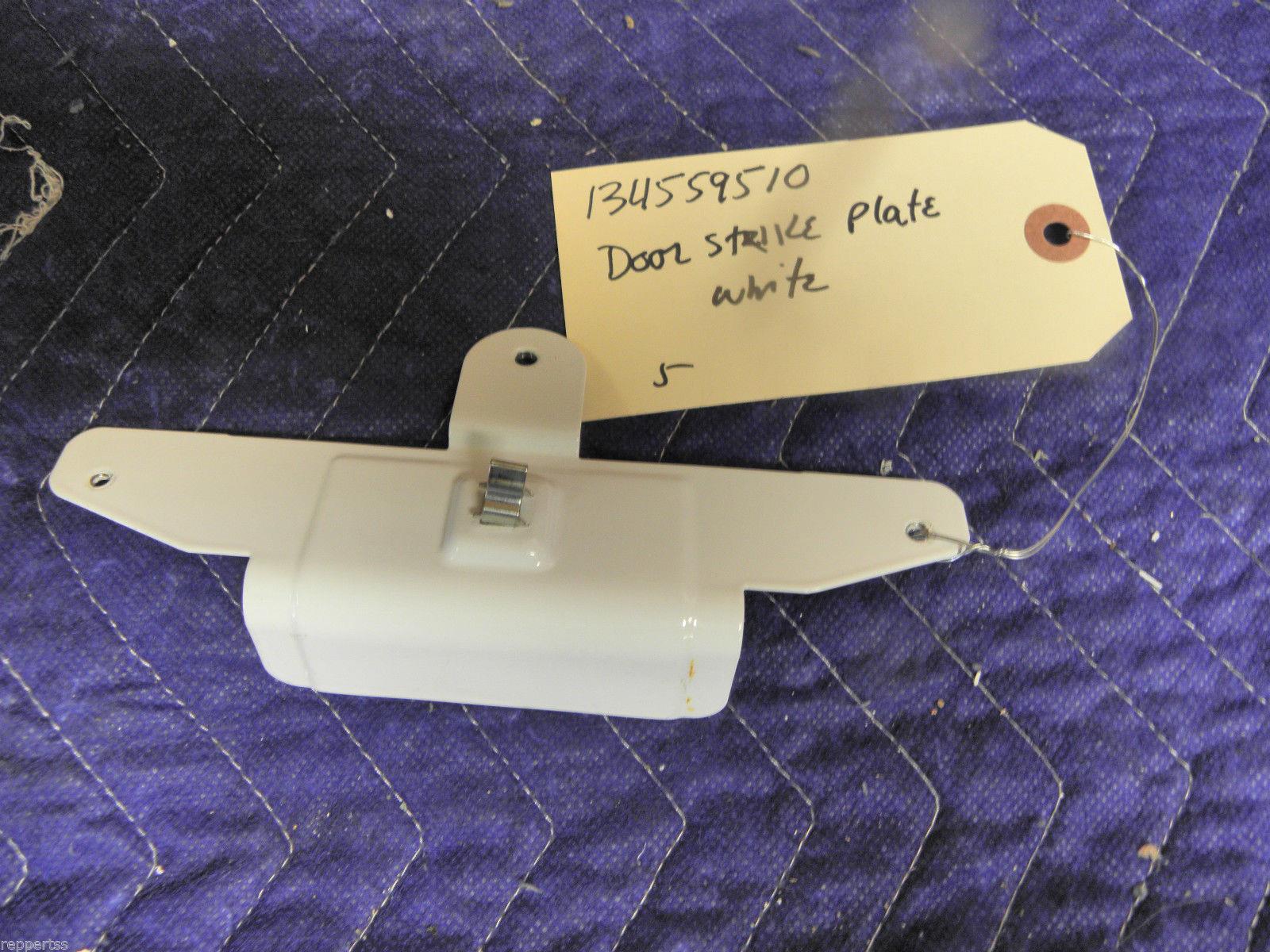 FRIDIDIARE DRYER 134559510 PLATE, DOOR STRIKE 