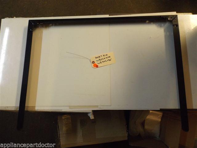 GE STOVE WB07K10104 WB7X7185 Trim Door (blk) used