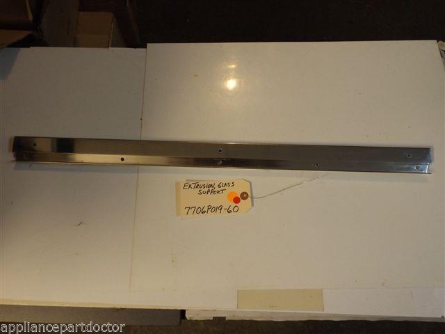 Magic Chef  STOVE 7706P019-60  Extrusion, Glass Support    used
