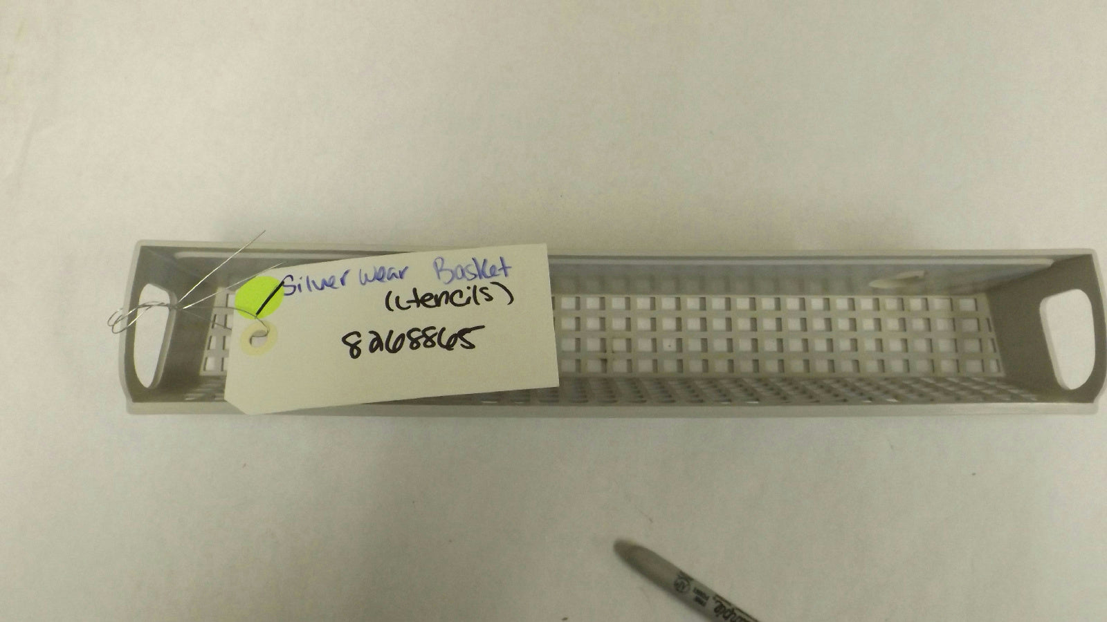 WHIRLPOOL DISHWASHER 8268865 SILVERWARE BASKET USED