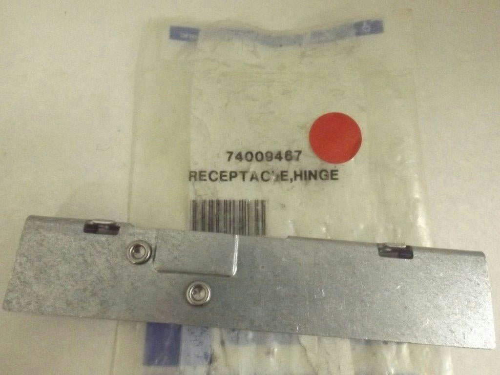 MAYTAG WHIRLPOOL STOVE 74009467 HINGE RECEPTACLE NEW
