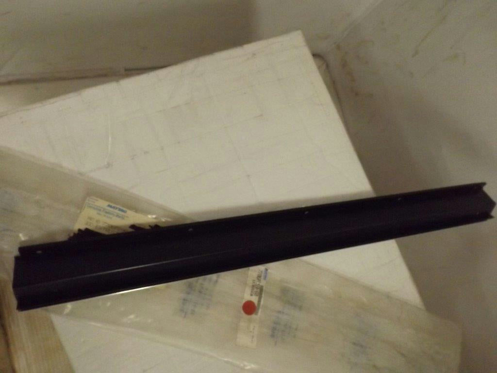 MAYTAG WHIRLPOOL STOVE  7706P299-60 EXTRUSION NEW