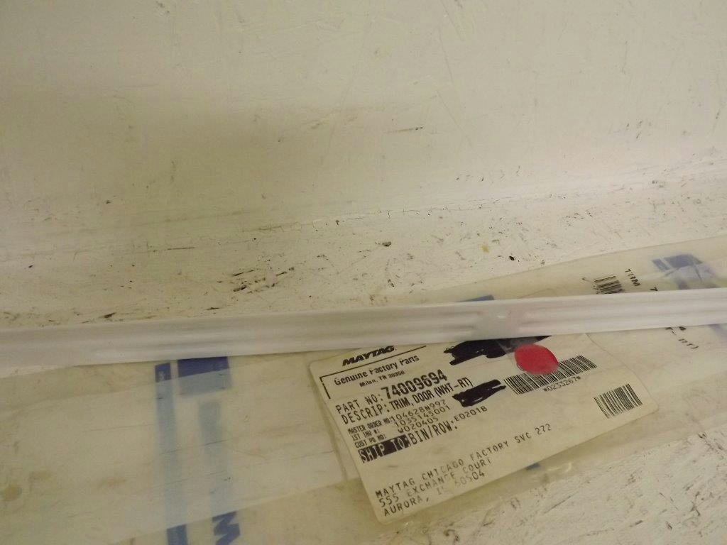 MAYTAG WHIRLPOOL STOVE 74009694 DOOR TRIM (WHT-RT) NEW