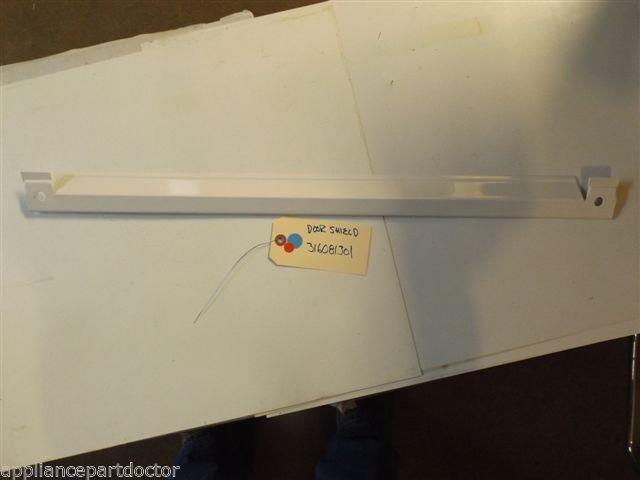 FRIGIDAIRE STOVE 316081301 Shield-oven Door, White, Top  repainted   used
