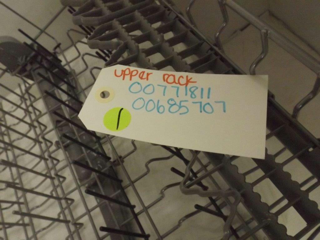 BOSCH DISHWASHER 00771811 00685707 UPPER RACK USED