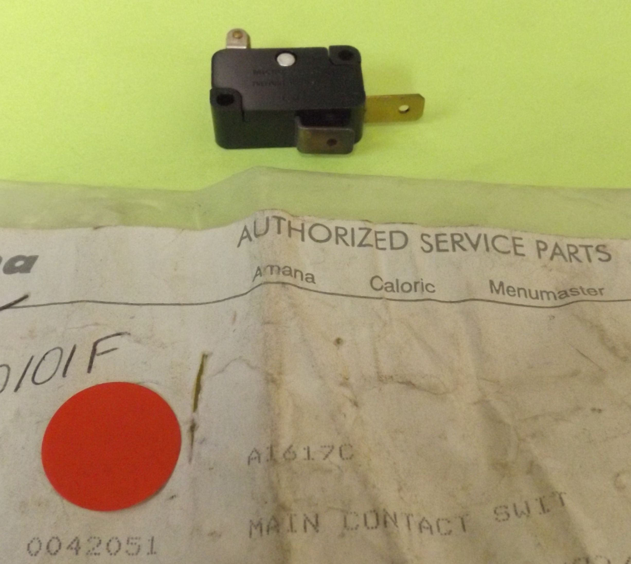 WHIRLPOOL STOVE 0042051 SWITCH (NEW)