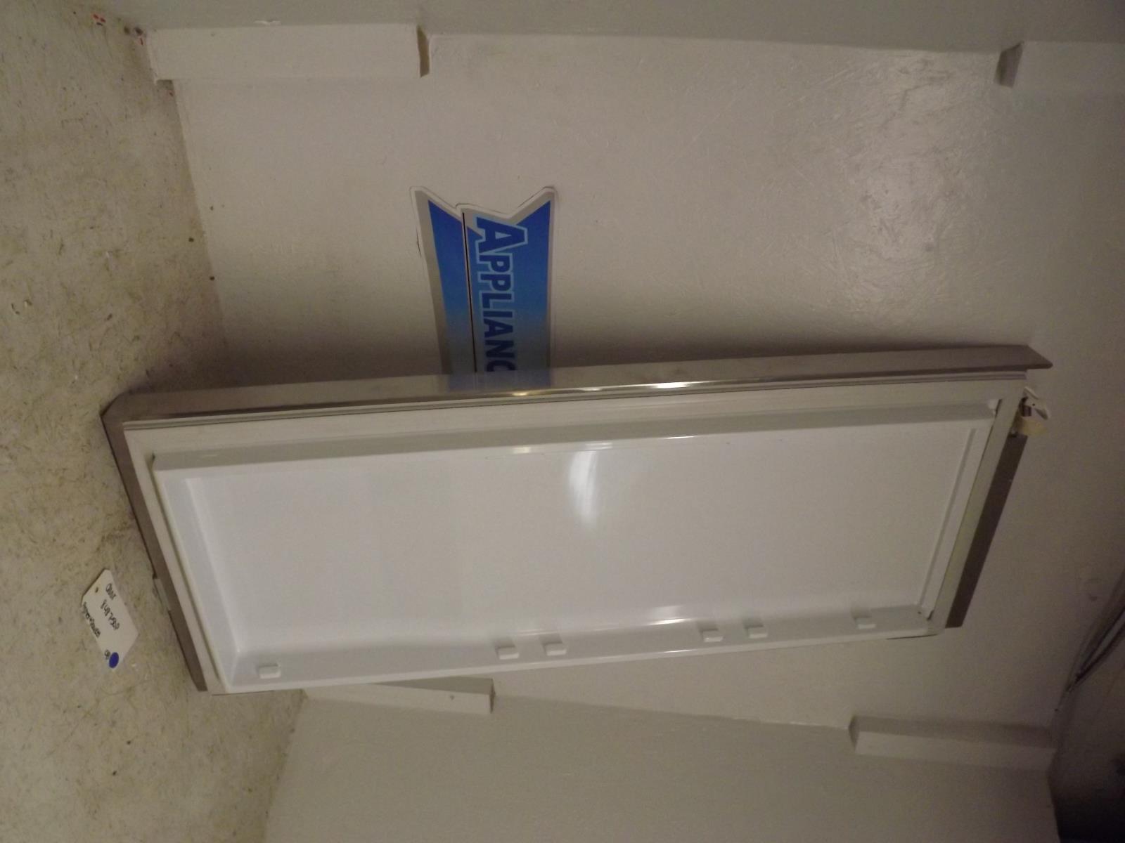 Fisher & Paykel Refrigerator 848750P Door Open Box