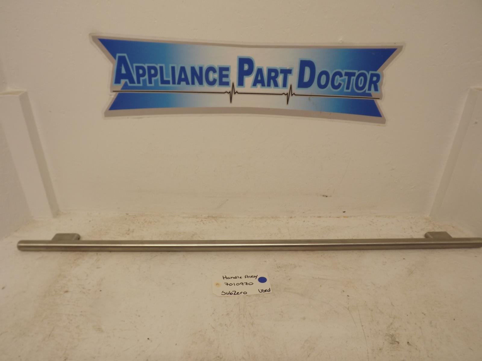 SubZero Refrigerator 7010970 Handle Assy Used
