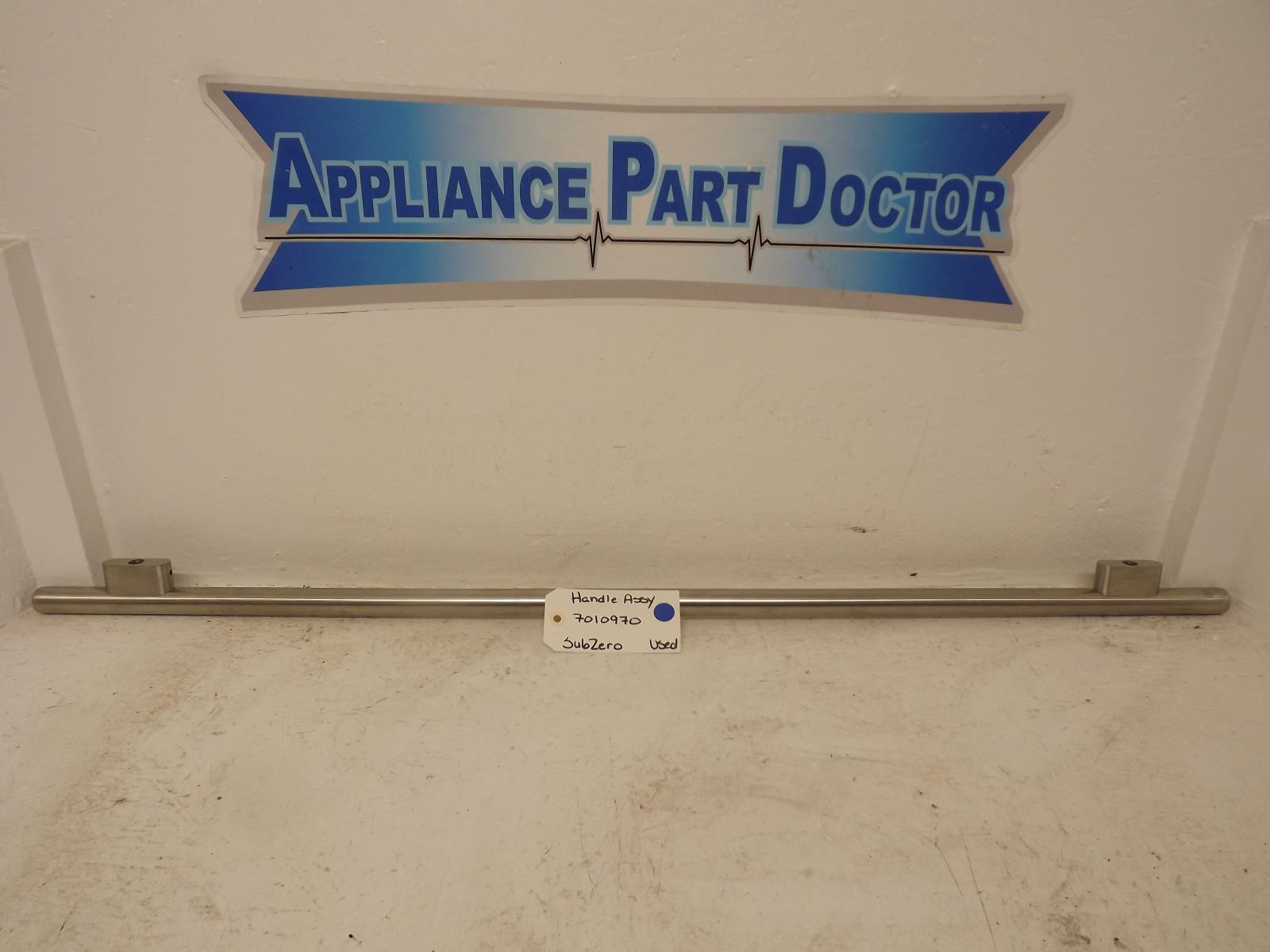 SubZero Refrigerator 7010970 Handle Assy Used