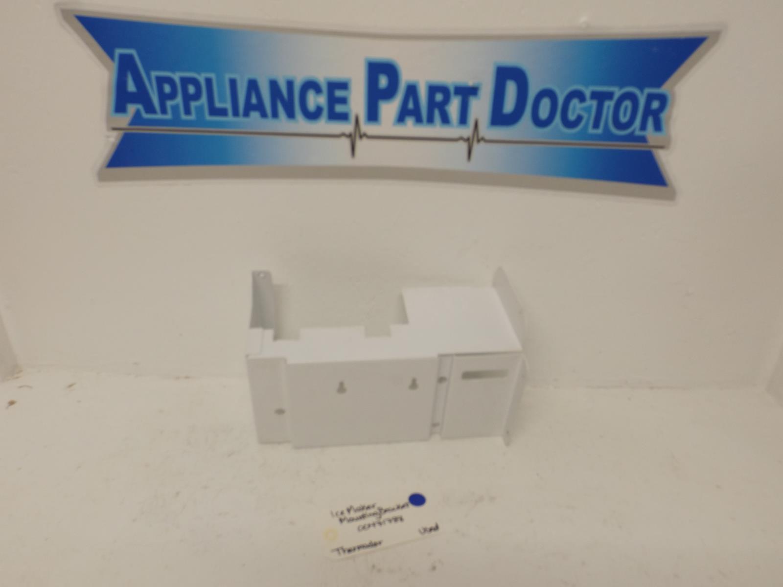 Thermador Refrigearator 00471788 Ice Maker Mounting Bracket Used