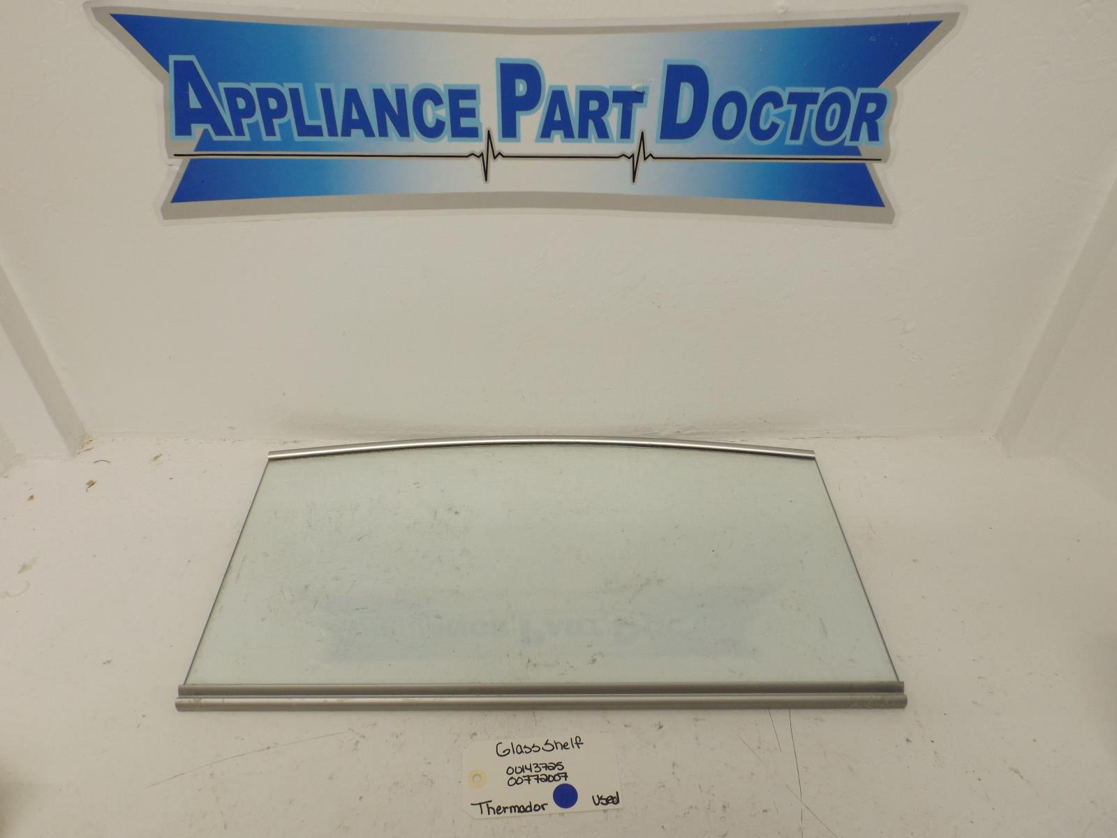 Thermador Refrigerator 00143725 00772007 Glass Shelf Used