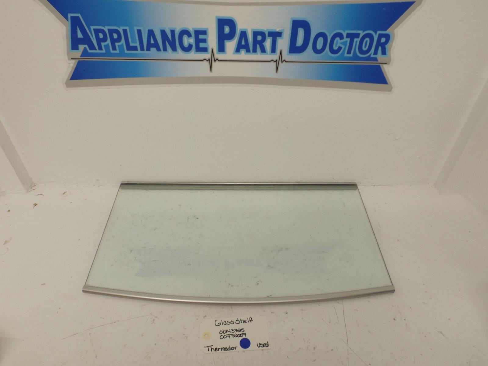 Thermador Refrigerator 00143725 00772007 Glass Shelf Used